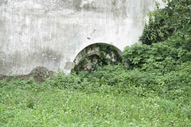 Parktaki eski taş köprü