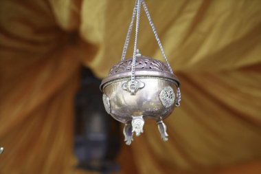 thai style, the bride with a candle