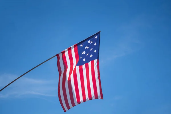 American Flag Waving Blue Sky Background — Stock Photo, Image