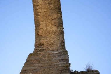 Portekiz 'deki su kemerleri taş köprüleri anımsatan antik su borularıdır.