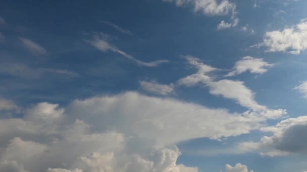 Wolken Blauen Himmel Und Die Bewegung Von Wolken Über Den — Stockvideo