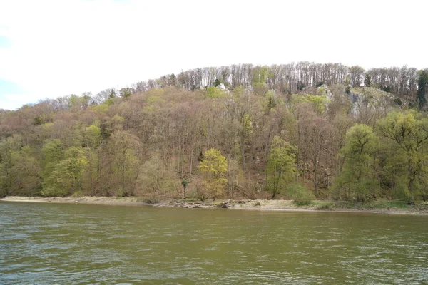 多瑙河及其老水在雷根斯堡附近的巴伐利亚被拍照 — 图库照片