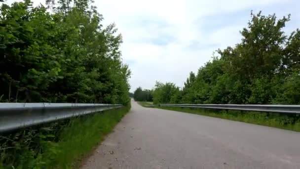 Jízda Dlážděné Cyklostezce Venkovské Oblasti — Stock video