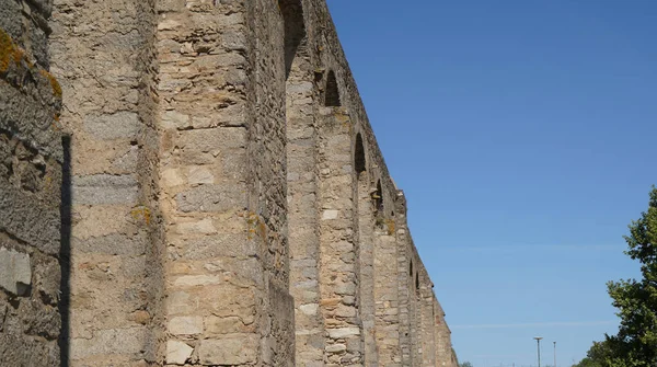 Akwedukty Portugalii Starożytne Rury Wodne Przypominające Kamienne Mosty — Zdjęcie stockowe