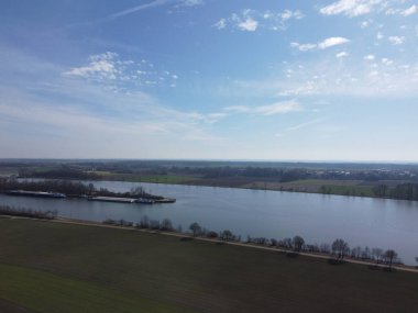 Tuna Nehri ilkbaharda Bavyera 'da bir hava manzarası olarak