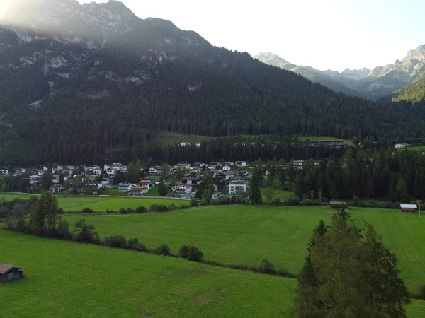 Bergen Weiden Een Prachtig Landschap Oostenrijk Bij Brennerpas Bij Zonsondergang — Stockfoto