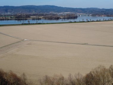 Tuna Nehri ilkbaharda Bavyera 'da bir hava manzarası olarak