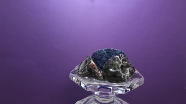 Gemstone Semi Gemstone Quartz Crystals Mirrored Processed Dark Blue Background — Stock Video