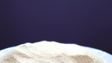 Kum ayrıca kuvars kumu olarak da adlandırılır.,