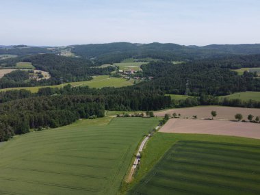 Almanya, Falkenstein yakınlarındaki Bavyera Ormanı 'nın havadan görünüşü.