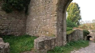 Tuna 'daki Bavyera' da bir kalenin eski duvarları yıkıldı.