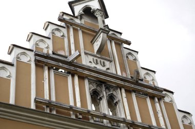 Straubing, ortaçağ mimarisine sahip iyi korunmuş eski bir kasaba olan Aşağı Bavyera 'nın bir kasabasıdır.