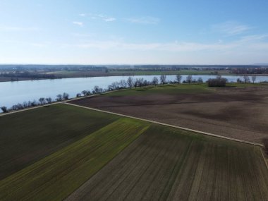 Tuna Nehri ilkbaharda Bavyera 'da bir hava manzarası olarak