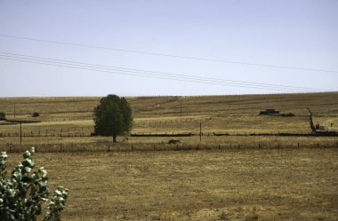 İspanya 'nın Extremadura kentindeki manzara köy yolundan fotoğraflandı