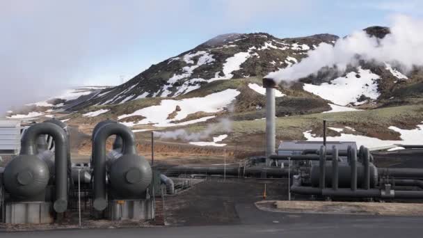 Planta Energía Geotérmica Tuberías Chimeneas Humo Islandia Imágenes Alta Calidad — Vídeos de Stock