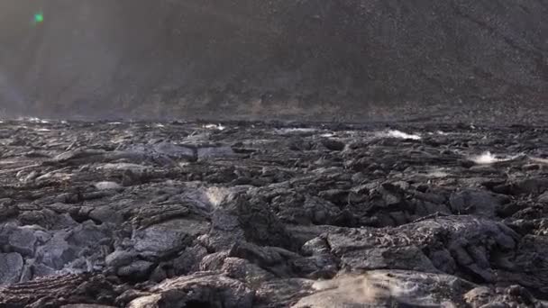 Een Zicht Een Nog Actieve Vulkaan Een Zicht Gestolde Lava — Stockvideo