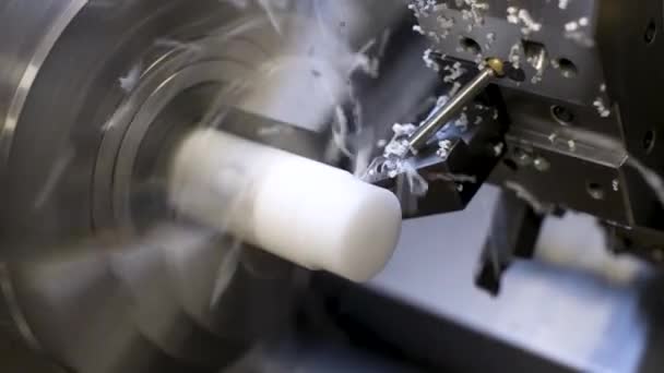 Ένας Αυτόματος Τόρνος Μετατρέπει Ένα Προϊόν Textolite Αυτόματη Λειτουργία Βιομηχανικό — Αρχείο Βίντεο