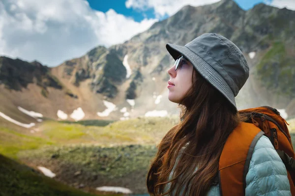 Side View Portrait Woman Standing Breathing Fresh Air Mountains Profile — Stock Photo, Image