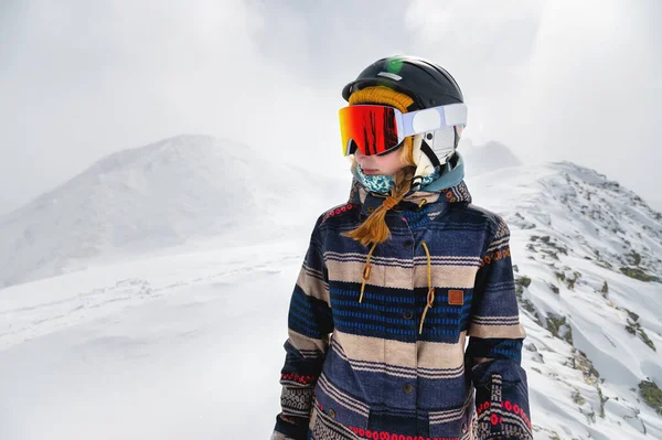 Kayakçı Kayakçı Kış Sporları Kadın Kayakçı Portresi Güzel Bir Kız — Stok fotoğraf