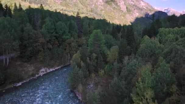 Vista Aérea Sobrevoando Rio Montanha Vale Alpino Rios Montanha British — Vídeo de Stock