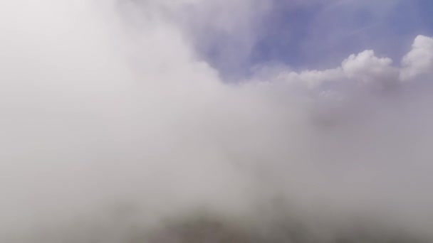 Vista Janela Lateral Avião Para Nuvens Voar Durante Dia Através — Vídeo de Stock