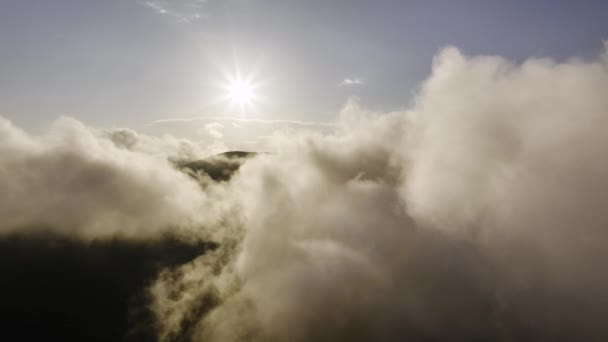 Vista Aérea Céu Verdadeiro Voo Voando Entre Nuvens Timelapse Com — Vídeo de Stock