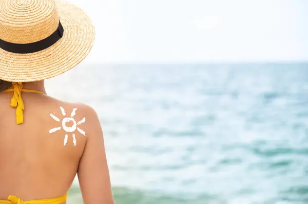 Woman Applied Sunscreen Her Tanned Shoulder Shape Sun Sun Protection Royalty Free Stock Photos