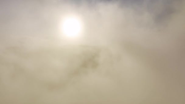 Vista Aérea Voar Através Uma Nuvem Espessa Pôr Sol Imagens — Vídeo de Stock