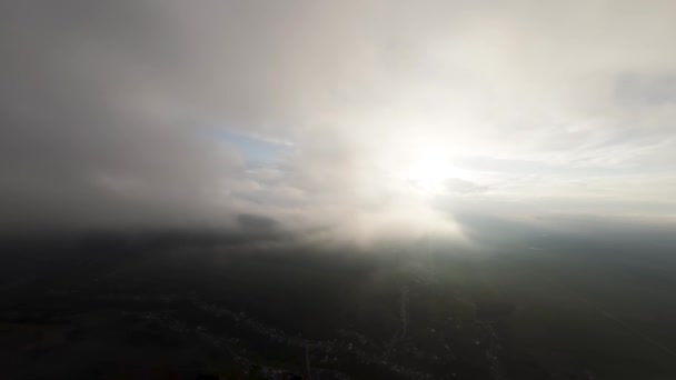 Günbatımında Kümülonimbus Bulutlarına Uçan Bir Jetin Kokpitinden Eşsiz Bir Manzara — Stok video