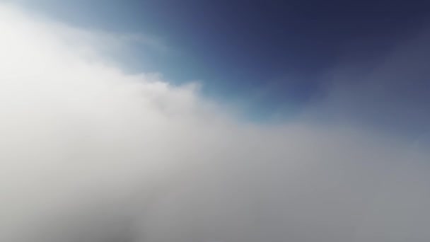Voamos Entre Camada Nuvens Dentro Grande Cúmulo Nuvens Cinza Claro — Vídeo de Stock