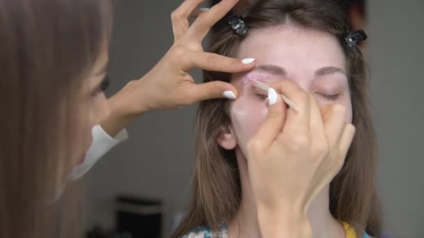 Cosmetologia Salute Cura Della Bellezza Applicare Cera Epilante Sul Viso — Video Stock
