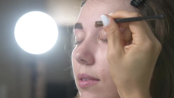 Profesjonalne Procedury Dla Trwałej Kolorystyki Brwi Kobiet Salonie Piękności Zabarwienie — Wideo stockowe