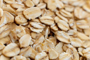 Kapalı çekim makro çekim çiğ yulaf gevrekleri sığ alan derinliği.