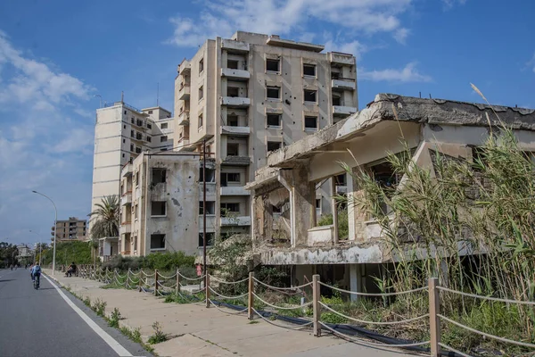 Kıbrıs Hayalet Şehri, Famagusta, Varosha. Famagusta Varosha bölgesi sokakları. 26.03.2023