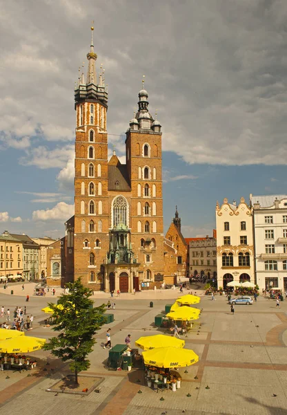 Krakow Poland June 2021 View Rynek Glowny Mary Basilica Town — Stock Photo, Image
