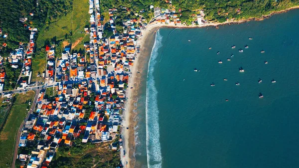 Vista Aérea Litoral Brasileiro Pequena Cidade Pescadores Santa Catarina Brasil — Fotografia de Stock