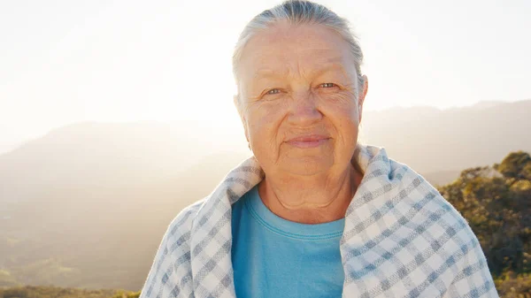Portrait Senior Caucasian Woman Outdoor Sunrise Model Looks Camera — Stock Photo, Image