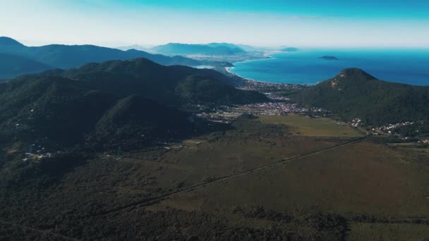Letecký Pohled Brazilské Pobřeží Horami Blízkosti Města Acores Jižně Ostrově — Stock video