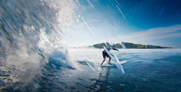 Surfer Reitet Auf Der Meereswelle Der Malediven — Stockfoto