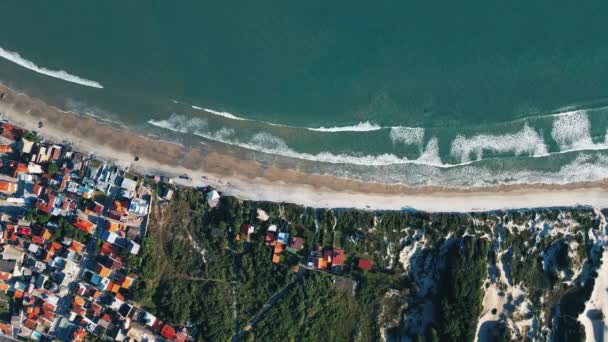 Вигляд Повітря Бразильське Узбережжя Маленьке Містечко Рибалок Санта Катаріні Бразилія — стокове відео