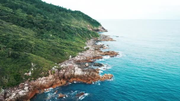Rocky Sahili Mavi Deniz Kıyı Şeridinin Hava Manzarası Brezilya Nın — Stok video