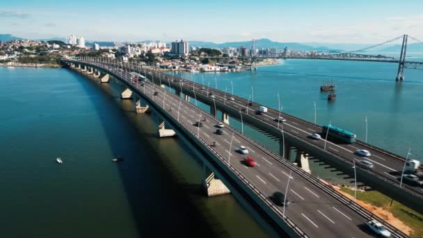 Ville Florianopolis Brésil Les Voitures Déplacent Sur Pont Dans Ville — Video