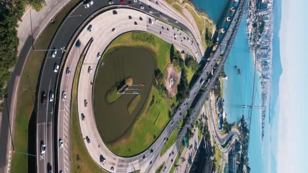 晴れた日の間にフロリアノポリスの都市の空中ビュー ブラジル サンタカタリナ島 — ストック動画