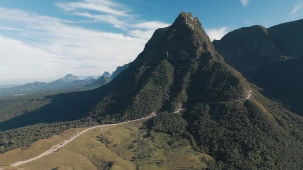 从空中俯瞰巴西的山脉 巴西圣卡塔里纳州的山脉 — 图库视频影像