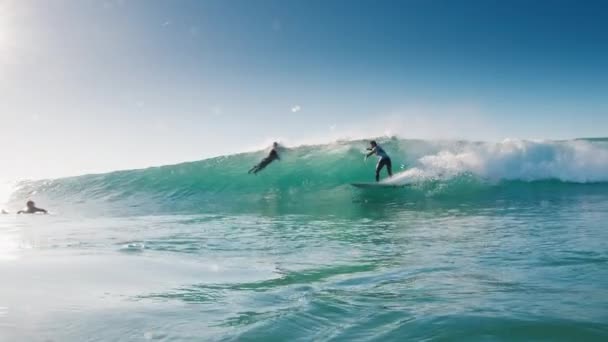 Florianopolis Brazil Juni 2023 Mannelijke Surfer Surft Oceaangolf Het Zuiden — Stockvideo