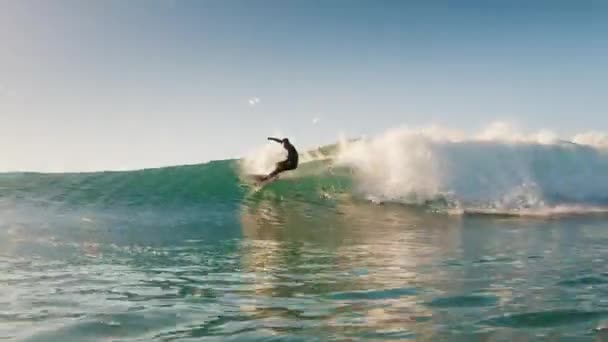 Florianopolis Brasil Junho 2023 Surfista Surfa Onda Oceânica Sul Brasil — Vídeo de Stock