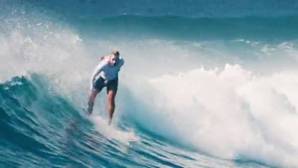 Pacote Surf Surfistas Andam Onda Oceano Conjunto Várias Filmagens Das — Vídeo de Stock
