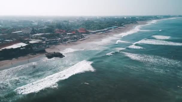 Widok Lotu Ptaka Miejsce Surfowania Batu Bolong Canggu Bali Indonezja — Wideo stockowe