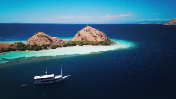 Flores Adası Endonezya Daki Güneşli Sakin Bir Günde Komodo Ulusal — Stok video