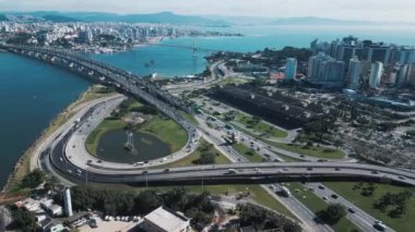 Brezilya 'nın Florianopolis kentindeki otoyolların hava manzarası